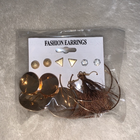 🌺 3/$15 🌺 Woman’s Earring Set of 6 - Picture 6 of 6